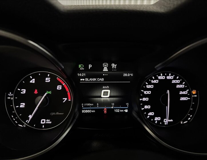 Alfa Romeo Stelvio 18