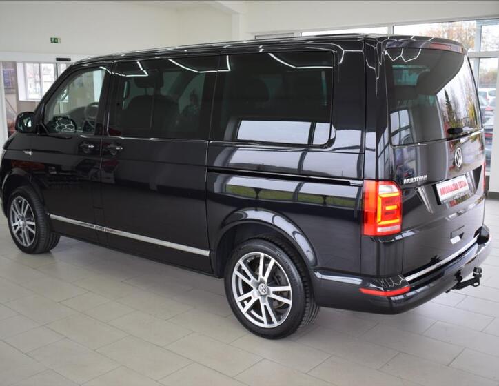 Volkswagen Multivan 8