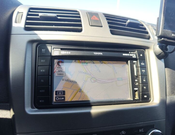 Toyota Avensis Kombi 2,0 l 93 kw