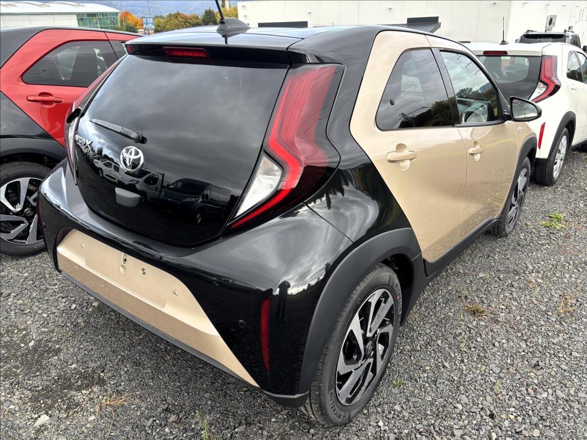 Toyota Aygo Hatchback 1,0 l 53 kw