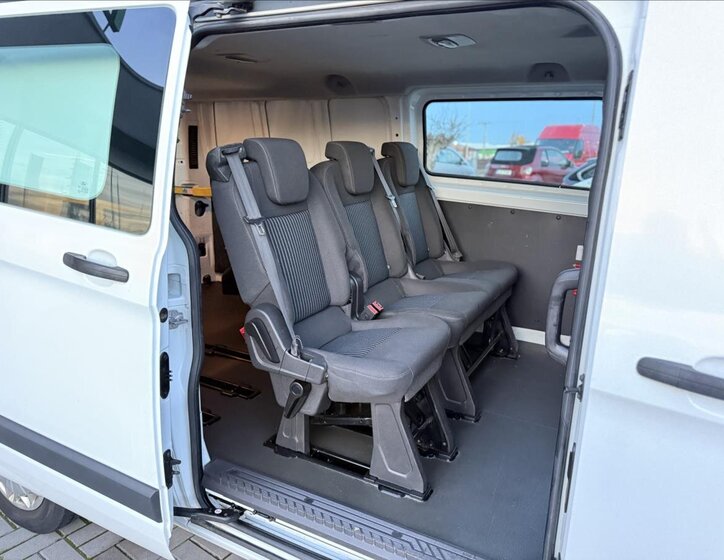 Ford Transit Custom 11