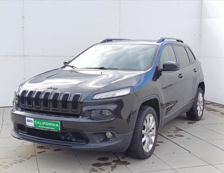 Jeep Cherokee SUV / Terénní 3,2 l 200 kw