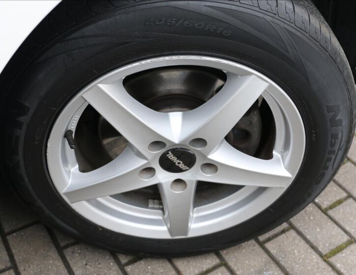 KIA Soul Hatchback 1,6 l 97 kw