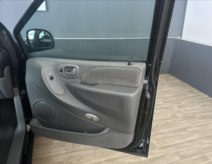 Chrysler Voyager MPV 2,8 l 110 kw