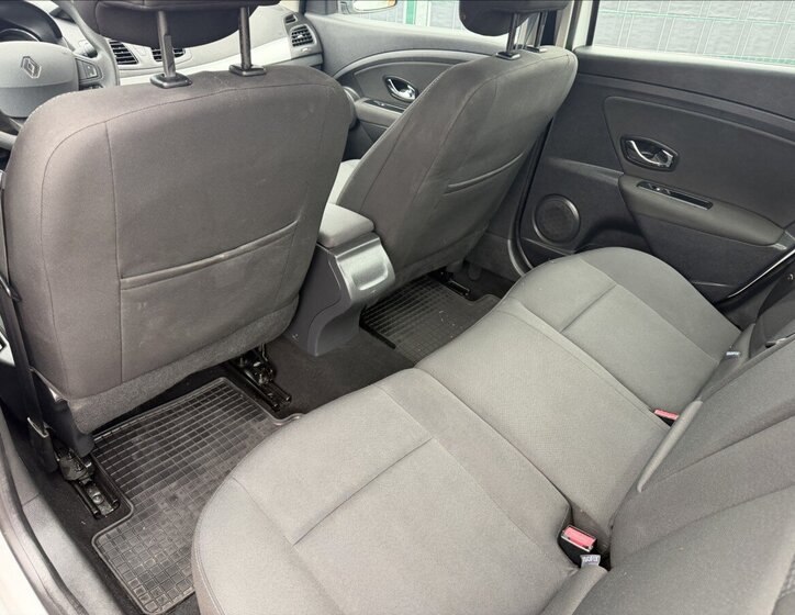 Renault Fluence Sedan / Limuzína 1,6 l 81 kw