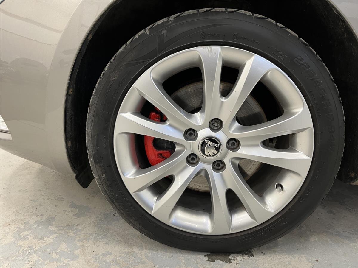 Škoda Superb Liftback 2,0 l 103 kw