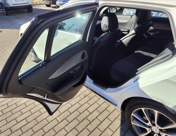 Mercedes-Benz Třídy E 33