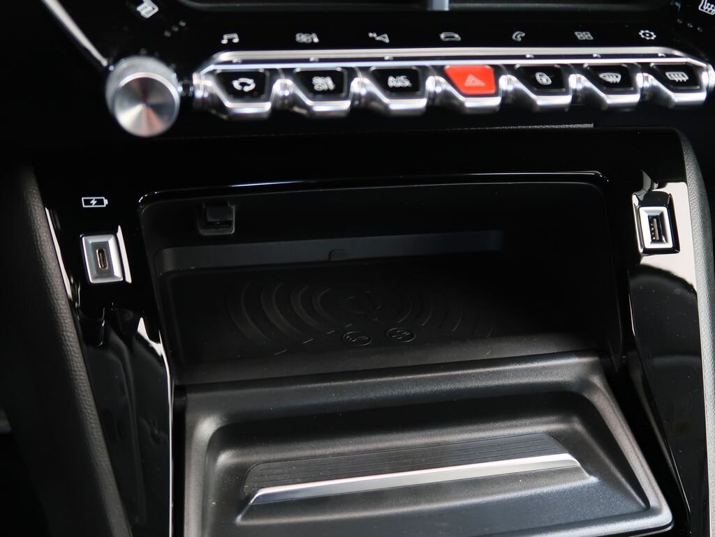 Peugeot 208 Hatchback 1,2 l 96 kw