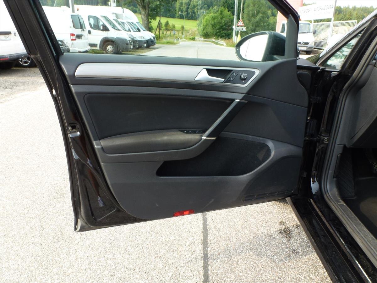 Volkswagen Golf Kombi 1,6 l 81 kw