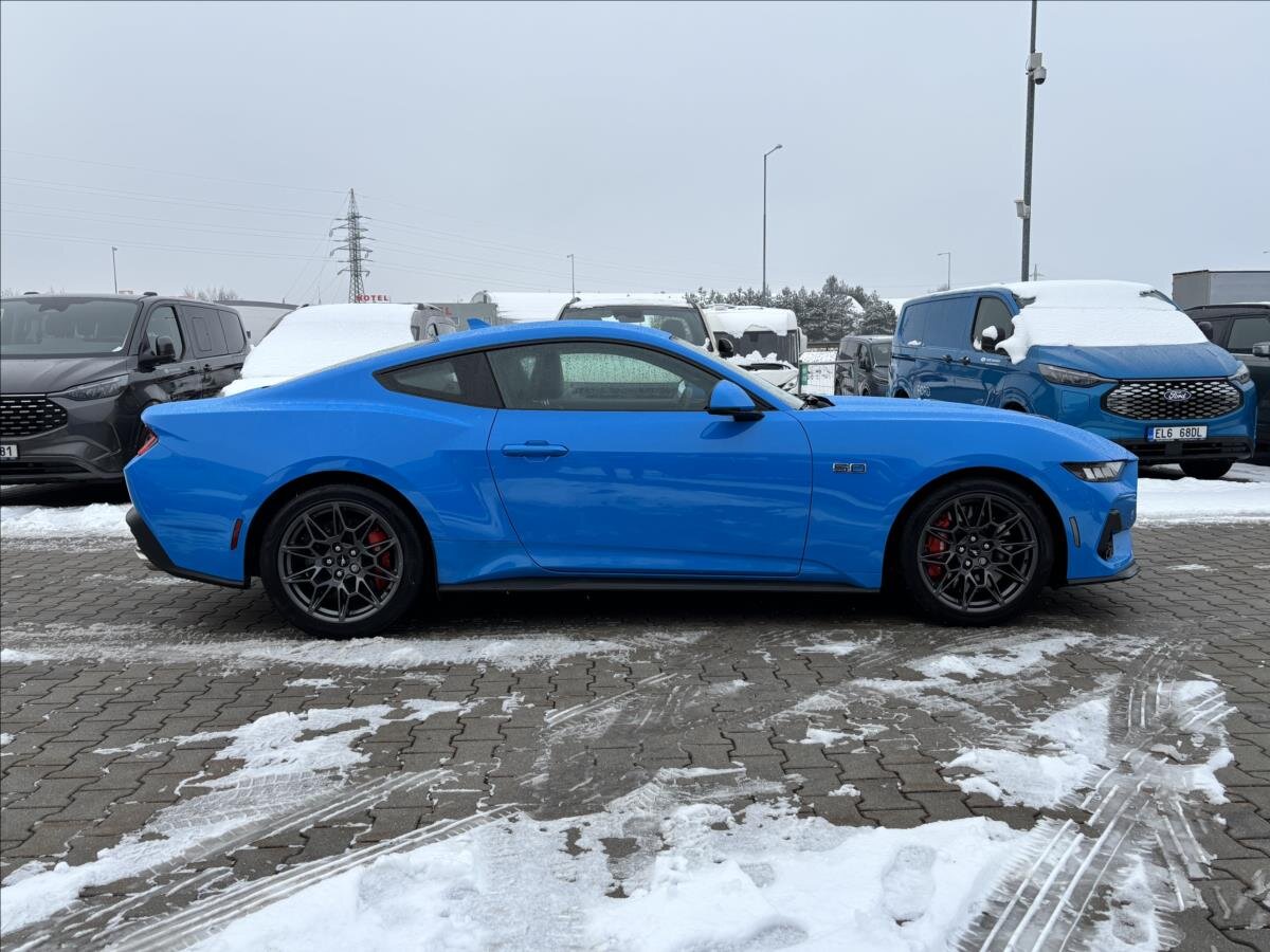 Ford Mustang Kupé 5,0 l 328 kw