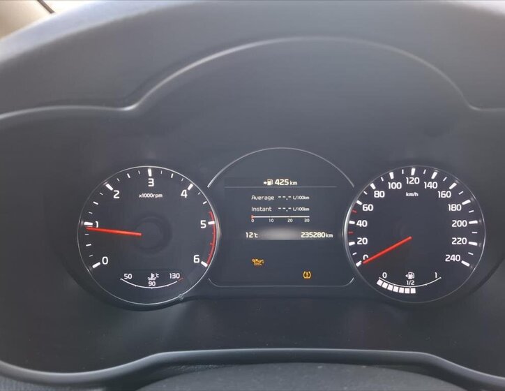 KIA Carens Kombi 1,7 l 104 kw