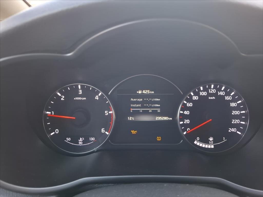 KIA Carens Kombi 1,7 l 104 kw