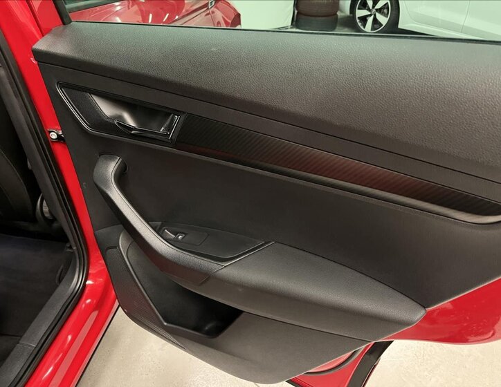 Škoda Karoq SUV / Terénní 2,0 l 140 kw