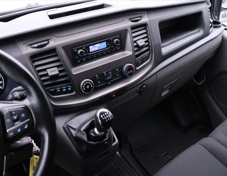 Ford Transit Custom 13