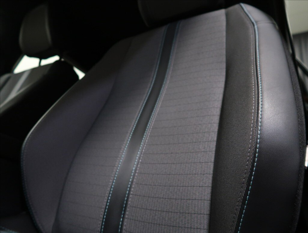 Peugeot 2008 Hatchback 1,2 l 96 kw