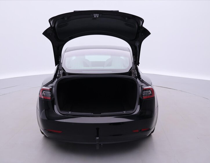Tesla Model 3 9