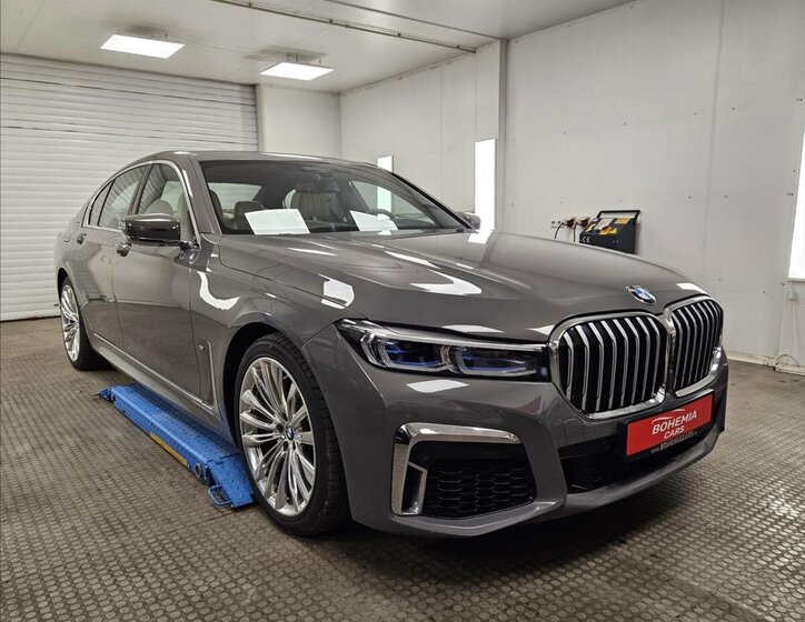 BMW Řada 7 Sedan 3,0 l 195 kw