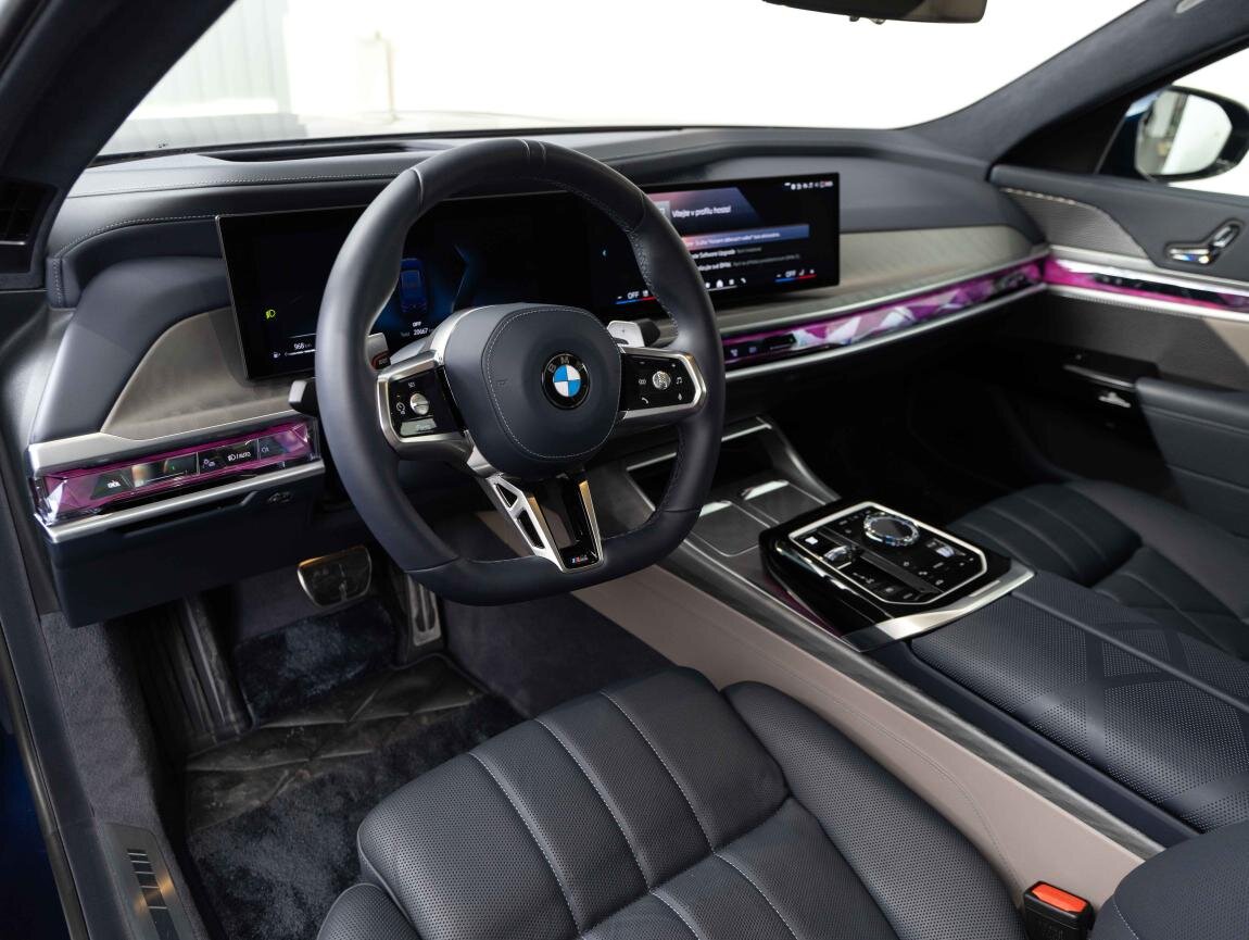 BMW Řada 7 Sedan / Limuzína 3,0 l 220 kw