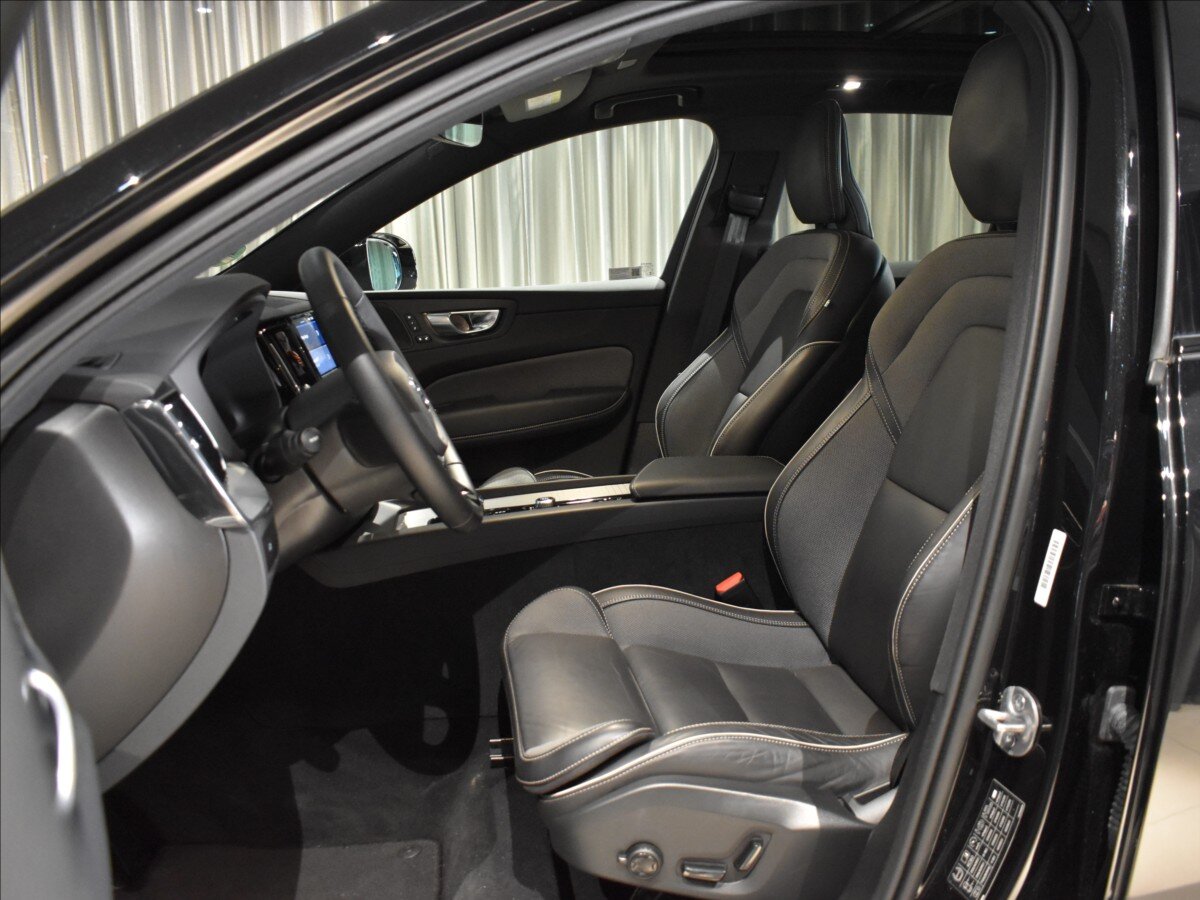 Volvo XC60 SUV / Terénní 2,0 l 184 kw