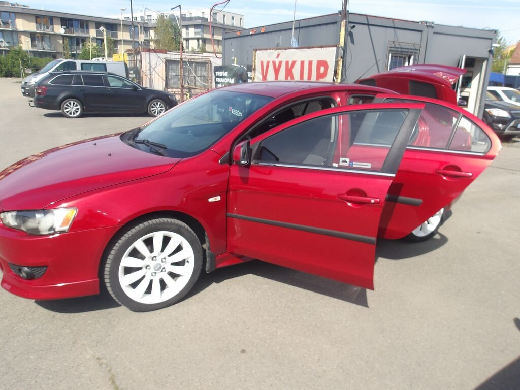 Mitsubishi Lancer Sedan / Limuzína 2,0 l 103 kw