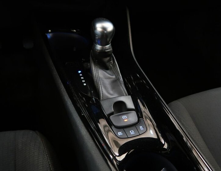 Toyota C-HR SUV 1,8 l 72 kw