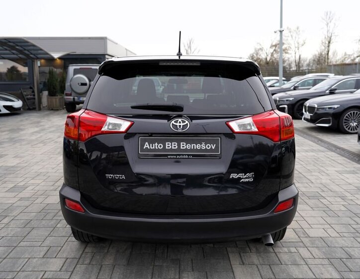 Toyota RAV4 SUV / Terénní 2,0 l 91 kw