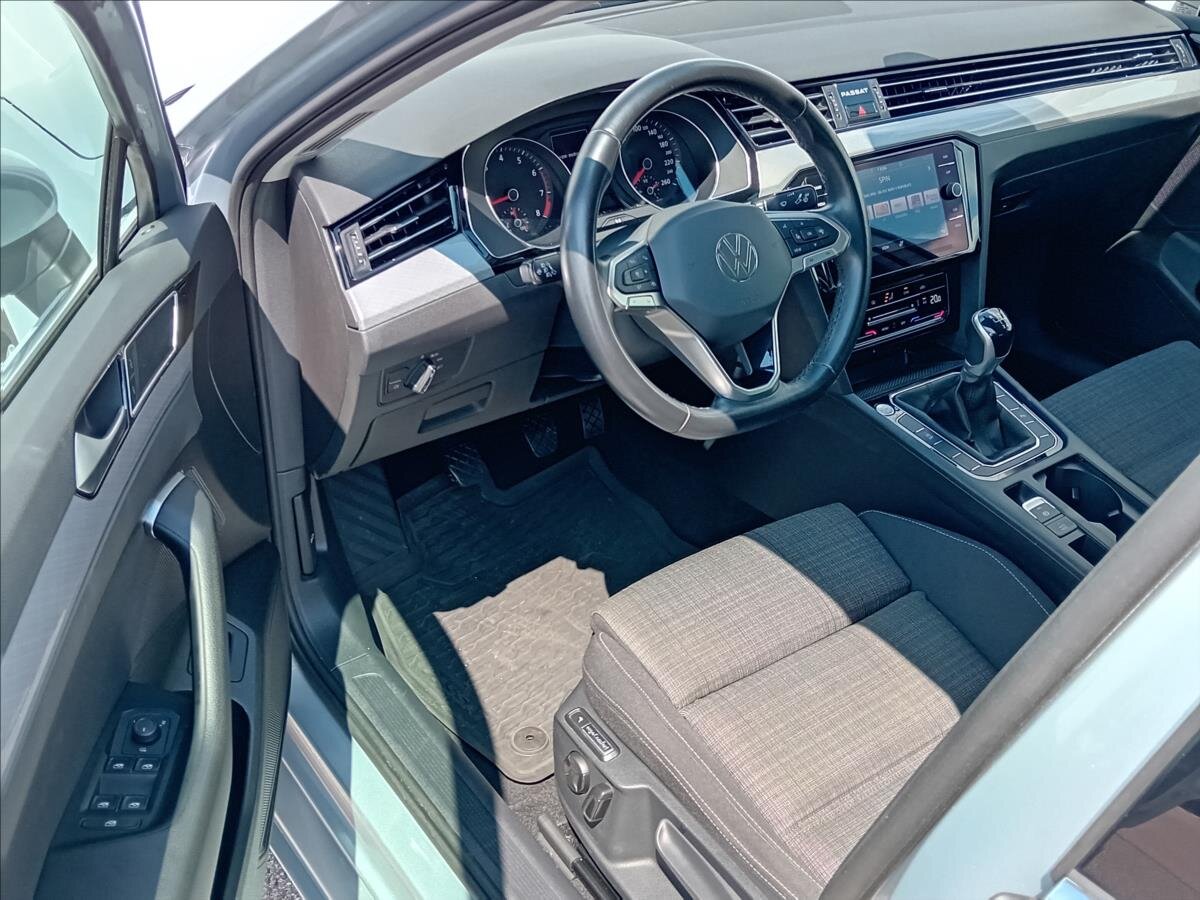 Volkswagen Passat Sedan / Limuzína 1,5 l 110 kw