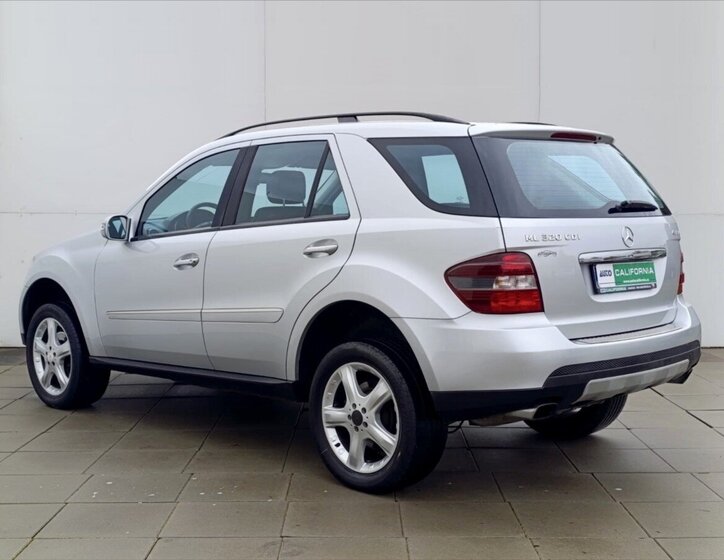 Mercedes-Benz Třídy M SUV 3,0 l 165 kw