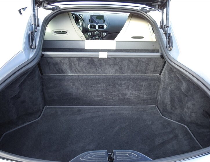 Aston Martin V8 Vantage Kupé 4,0 l 375 kw