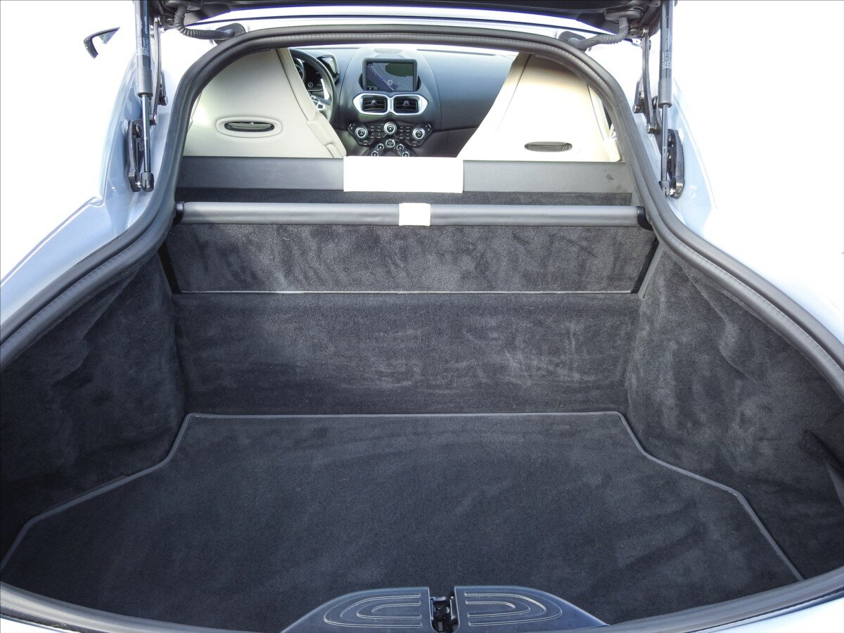 Aston Martin V8 Vantage Kupé 4,0 l 375 kw