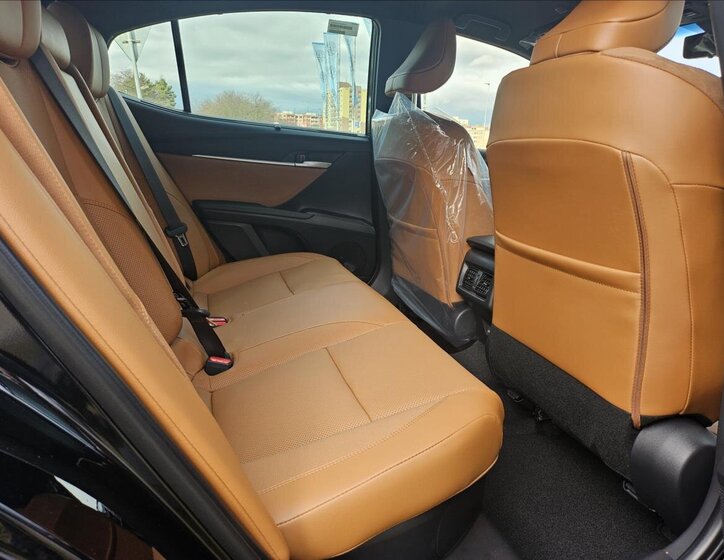 Toyota Camry Sedan 2,5 l 137 kw