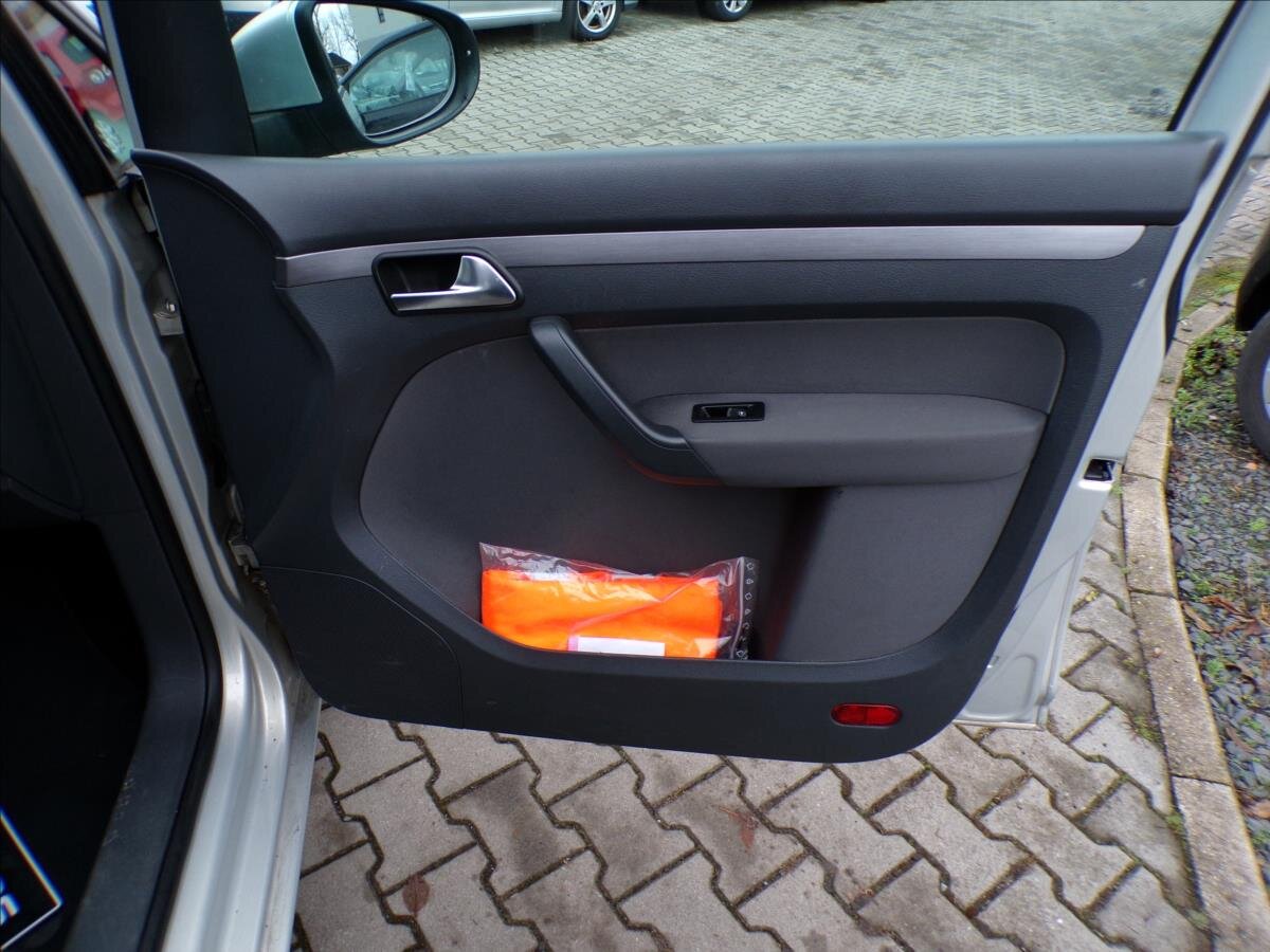 Volkswagen Touran Kombi 2,0 l 103 kw