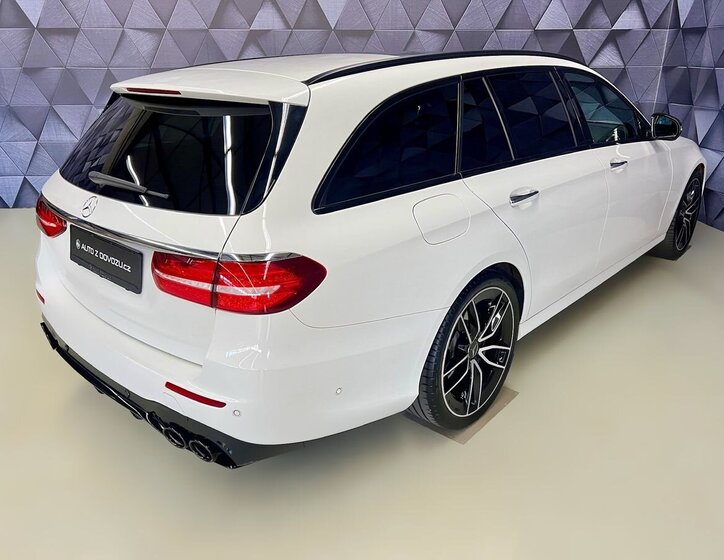 Mercedes-Benz Třídy E 7