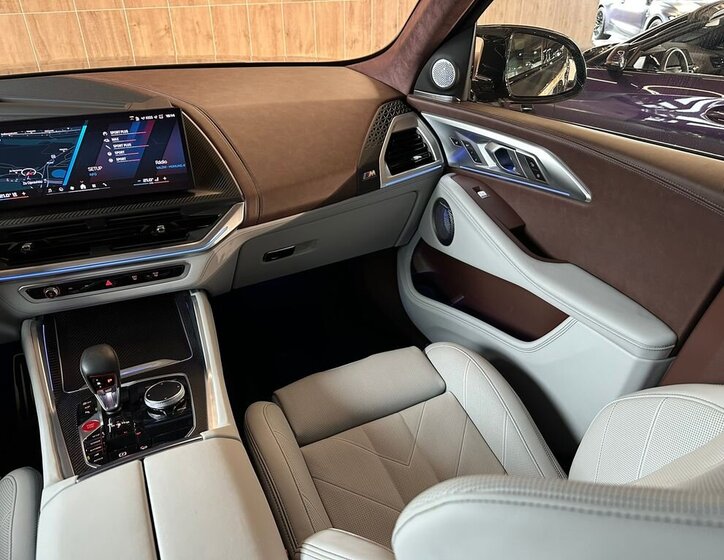 BMW XM SUV / Terénní 4,4 l 480 kw