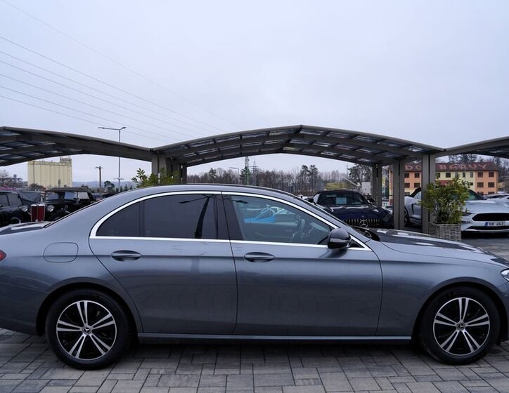 Mercedes-Benz Třídy E Sedan 2,0 l 143 kw
