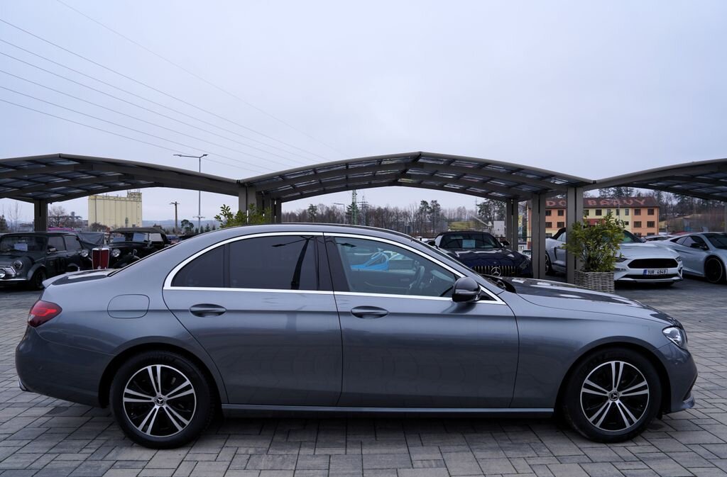 Mercedes-Benz Třídy E Sedan 2,0 l 143 kw