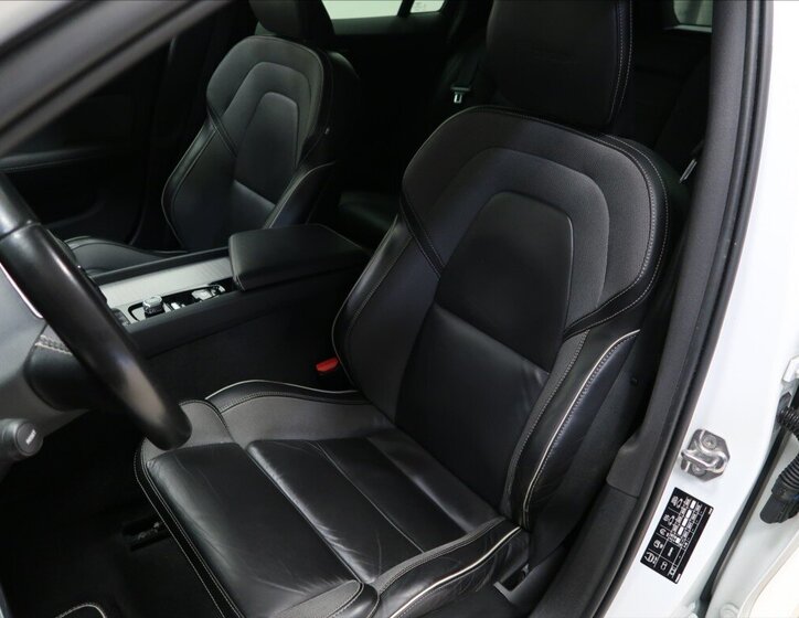 Volvo V60 Kombi 2,0 l 140 kw