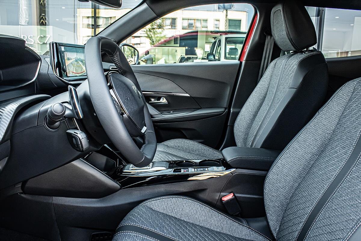 Peugeot 2008 SUV / Terénní 1,2 l 107 kw