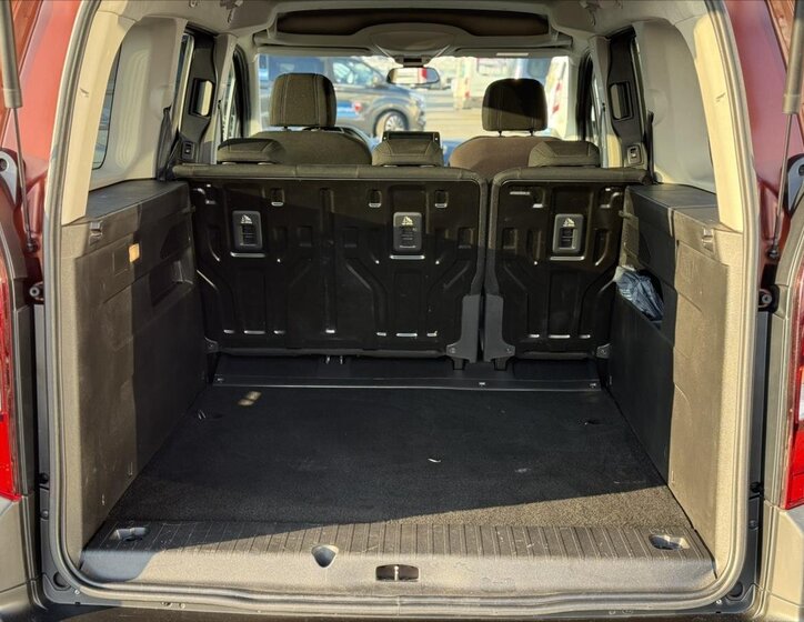 Peugeot Rifter MPV 1,5 l 96 kw