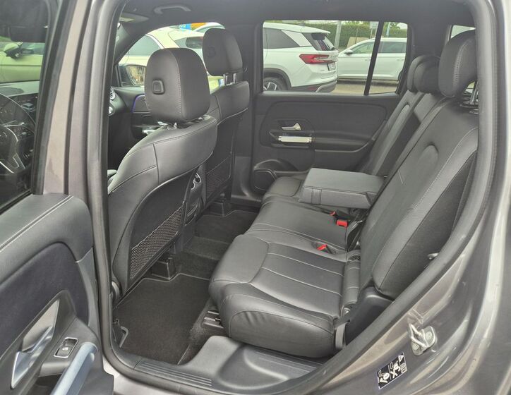 Mercedes-Benz GLB 12