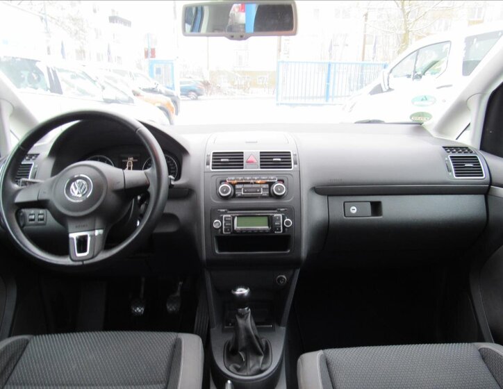 Volkswagen Touran Kombi 1,2 l 77 kw