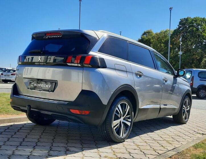 Peugeot 5008 3