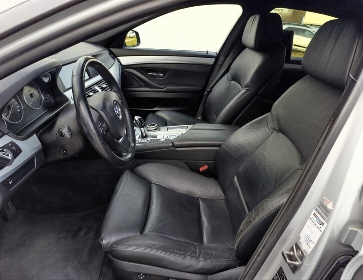 BMW Řada 5 Sedan 3,0 l 180 kw