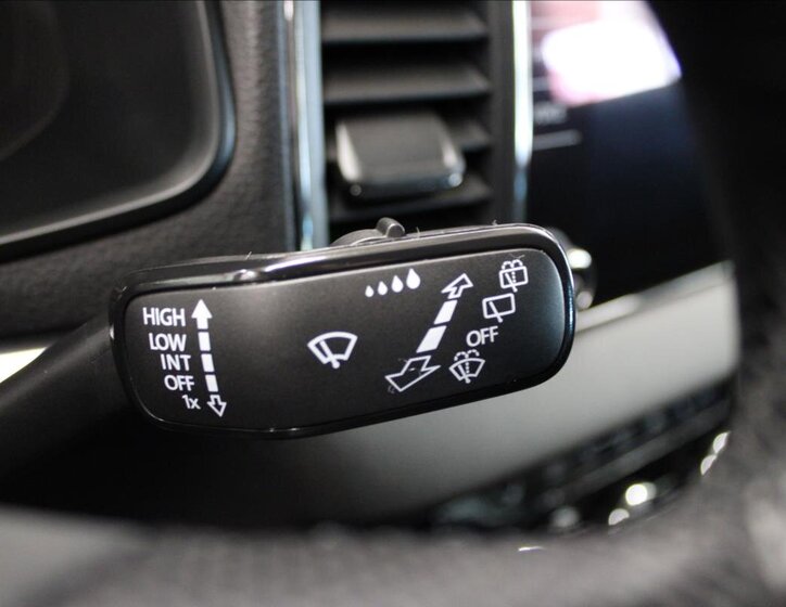 Škoda Karoq SUV / Terénní 1,5 l 110 kw