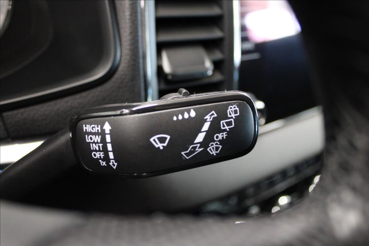 Škoda Karoq SUV / Terénní 1,5 l 110 kw