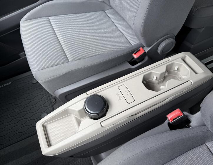 Volkswagen Multivan 28