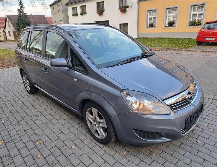 Opel Zafira 13