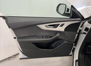 Audi Q8 SUV / Terénní 3,0 l 210 kw