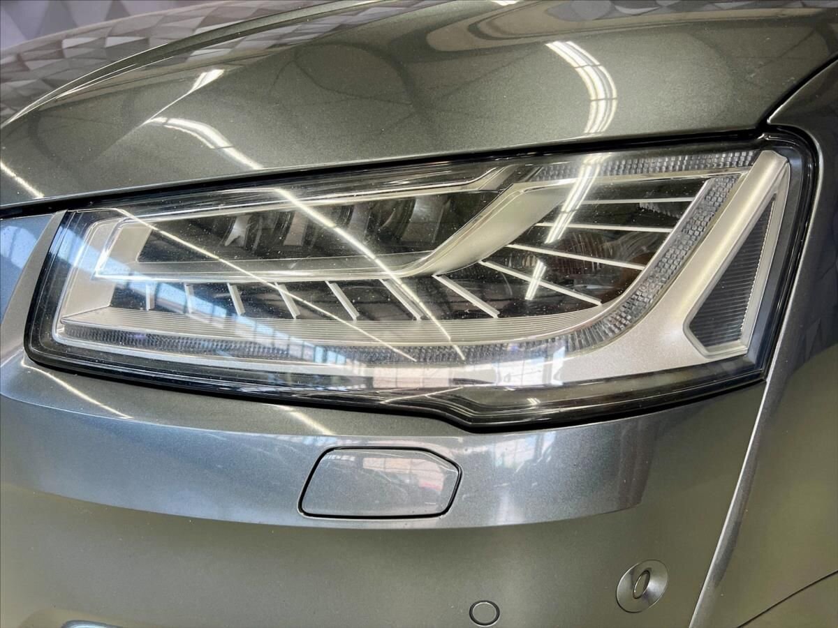 Audi S8 Sedan / Limuzína 4,0 l 382 kw