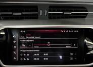 Land Rover Defender 24